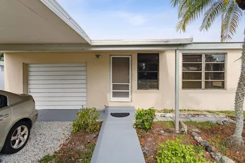 3693 Lakewood Rd, Palm Springs, FL 33461