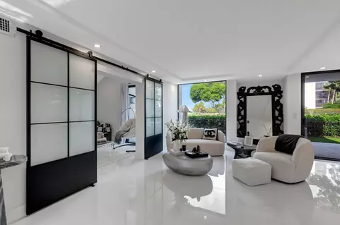 1401 Bridgewood Dr, Boca Raton, FL 33434