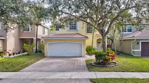 7126 Crescent Creek Way, Coconut Creek, FL 33073