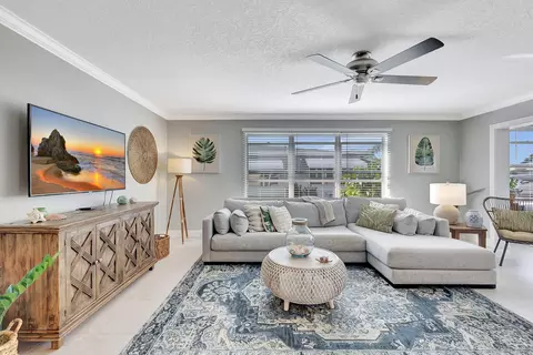 262 High Point Ct W #D, Delray Beach, FL 33445