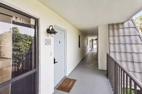 1150 Homewood Blvd #E202, Delray Beach, FL 33445