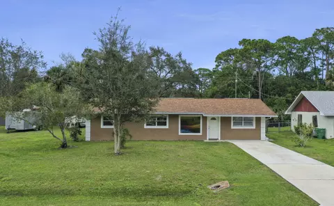 7502 James Rd, Fort Pierce, FL 34951