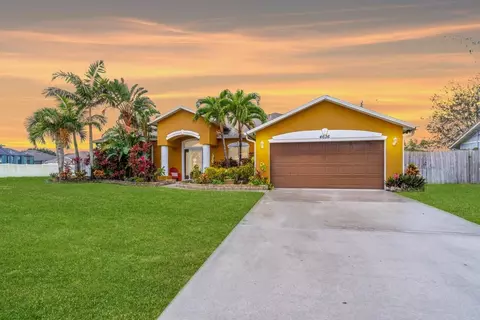 4636 SW Flintstone Dr, Port Saint Lucie, FL 34953