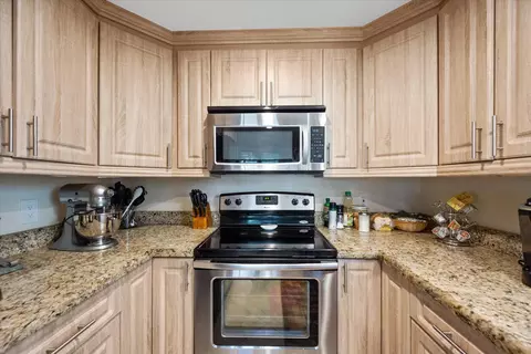 3301 Lucerne Park Dr, Greenacres, FL 33467