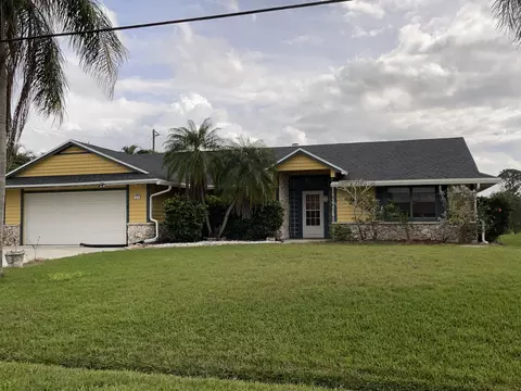 1566 SE Cutorro Ave, Port Saint Lucie, FL 34952