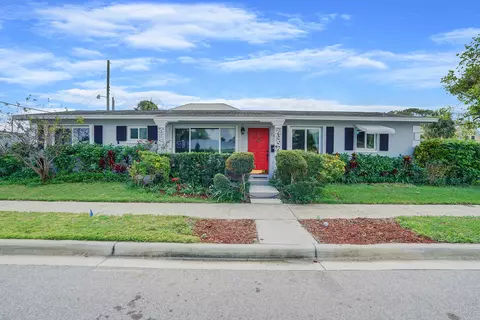 111 Wellesley Dr, Lake Worth, FL 33460