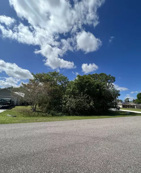 532 S Easy St, Sebastian, FL 32958
