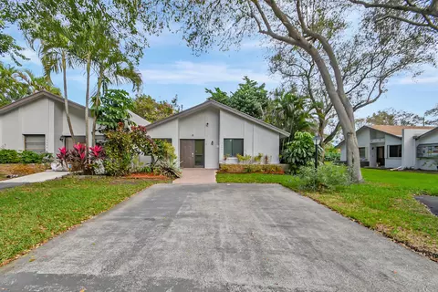 3686 Arelia Dr S, Delray Beach, FL 33445