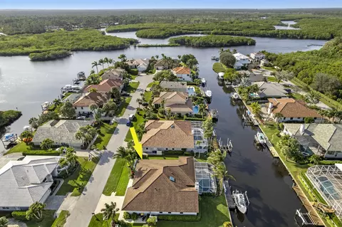 8665 SE Water Oak Pl, Tequesta, FL 33469