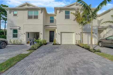 4675 Hollister Ave, Lake Worth, FL 33463