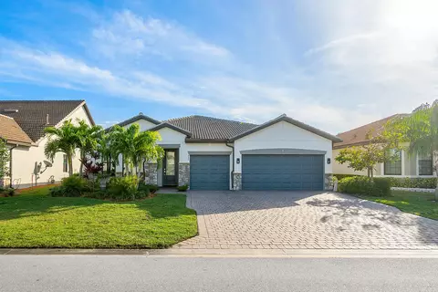 752 SE Villandry Way, Port Saint Lucie, FL 34984