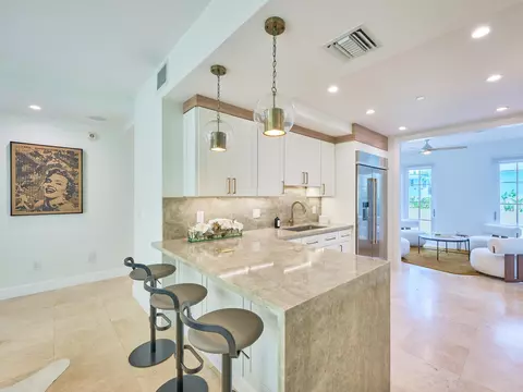 62 SE 7th Ave, Delray Beach, FL 33483