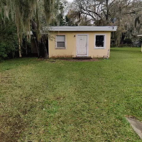 2405 S 38th St, Fort Pierce, FL 34981