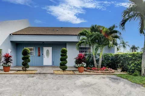 5692 Kimberton Way, Lake Worth, FL 33463