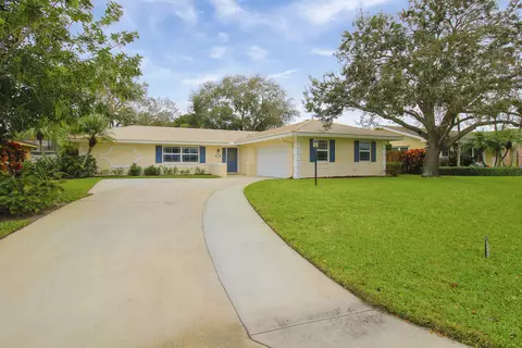 11899 Bayberry St, Palm Beach Gardens, FL 33410