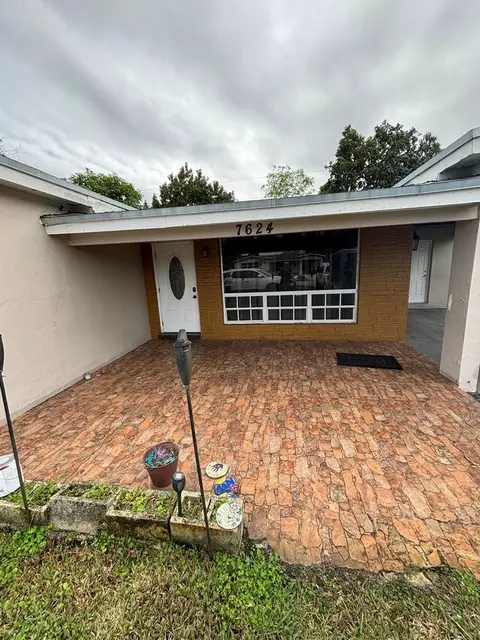 7624 Indigo St, Miramar, FL 33023