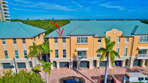 655 Casa Loma Blvd, Boynton Beach, FL 33435