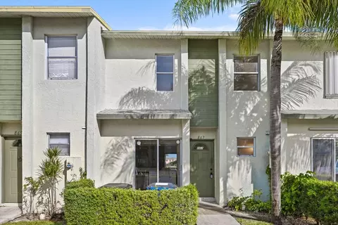867 Crystal Lake Dr, Pompano Beach, FL 33064
