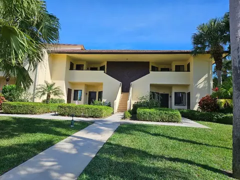 6901 SE Constitution Blvd #202, Hobe Sound, FL 33455