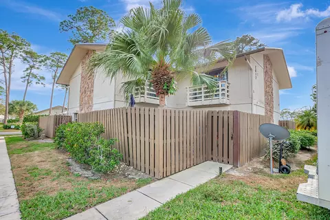 2817 Stoneway Ln Apt Unit UNIT A, Fort Pierce, FL 34982