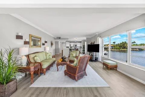 400 Seasage Dr #305, Delray Beach, FL 33483