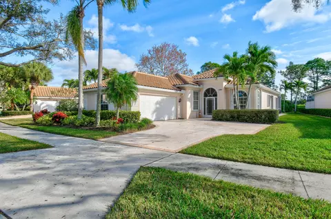 8281 SE Palm Hammock Ln, Hobe Sound, FL 33455