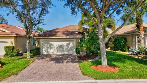 6847 Shamrock Trl S, Boynton Beach, FL 33437