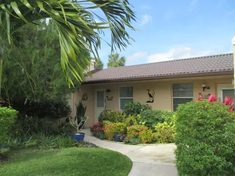 160 Lake Meryl Dr, West Palm Beach, FL 33411