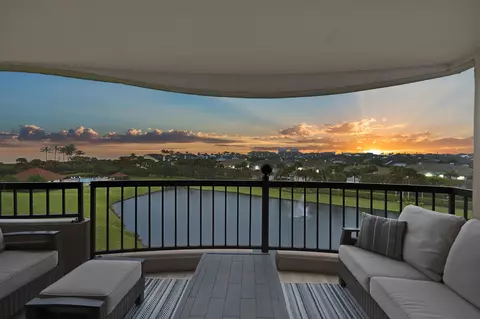 201 Ocean Bluffs Blvd #404, Jupiter, FL 33477
