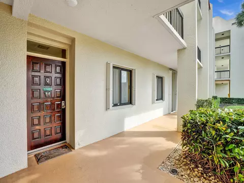 2550 Presidential Way #104, West Palm Beach, FL 33401