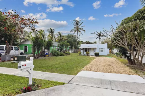 222 SE 5th St, Delray Beach, FL 33483