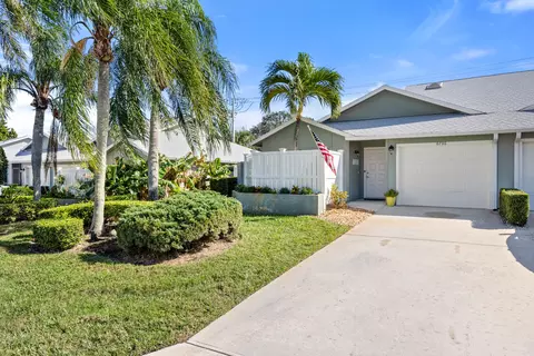 6736 SE Yorktown Dr, Hobe Sound, FL 33455