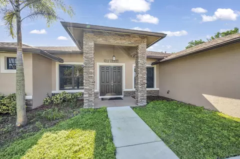 642 SW Icon Ave, Port Saint Lucie, FL 34953