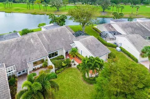 20 Brentwood Dr, Boynton Beach, FL 33436