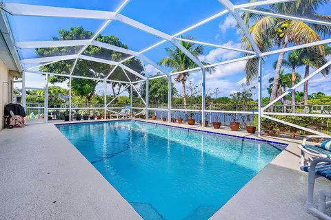 511 NW Ember Way, Jensen Beach, FL 34957