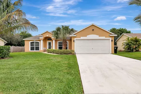 1053 SW Jennifer Ter, Port Saint Lucie, FL 34953