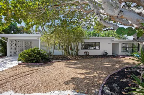 1521 N M St, Lake Worth, FL 33460