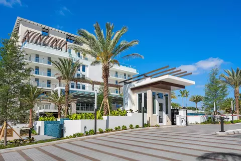 200 SE Mizner Blvd #811, Boca Raton, FL 33432