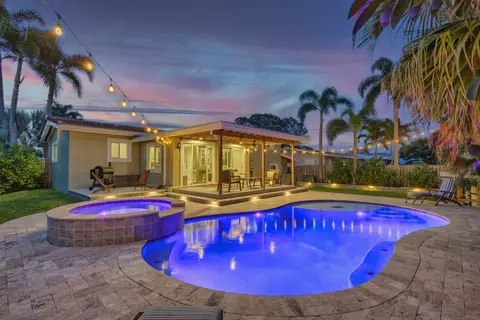 1602 Crest Dr, Lake Worth, FL 33461