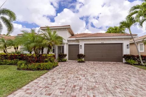 810 Floret Dr, Palm Beach Gardens, FL 33410