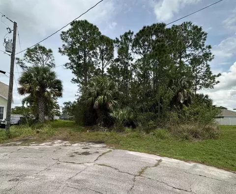 2300 SW Plum Ct, Port Saint Lucie, FL 34953