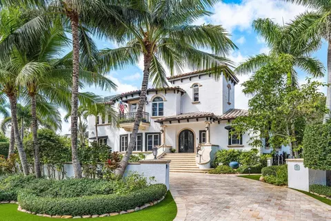 2305 Bay Dr, Pompano Beach, FL 33062