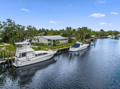 700 SW Salerno Rd, Stuart, FL 34997