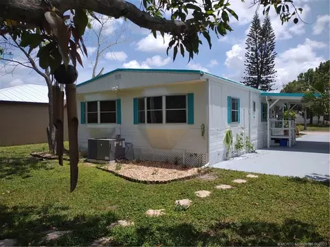 6 Mediterranean Ln N, Port Saint Lucie, FL 34952