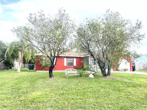 1431 SE Belcrest St, Port Saint Lucie, FL 34952