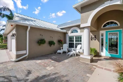 2604 Palm Lakes Ave, Fort Pierce, FL 34981