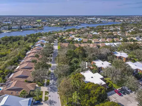 2502 25th Ct, Jupiter, FL 33477