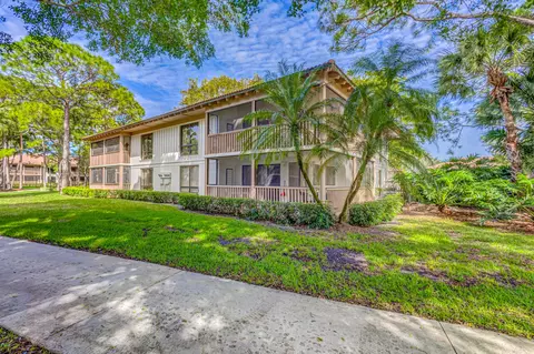 531 Brackenwood Pl, Palm Beach Gardens, FL 33418