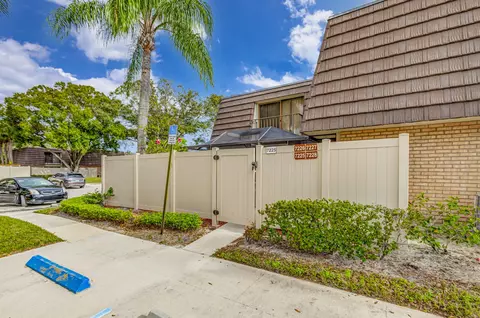 7225 72nd Way, West Palm Beach, FL 33407