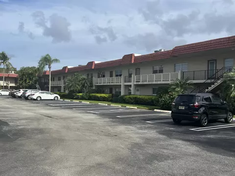 5 Abbey Ln #205, Delray Beach, FL 33446